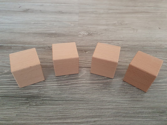 Houten blok 4,5 x 4,5 x 4,5 cm