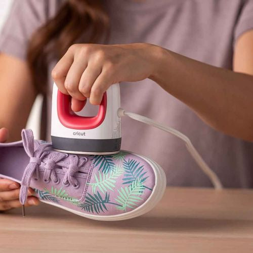 CRICUT EASYPRESS MINI MACHINE